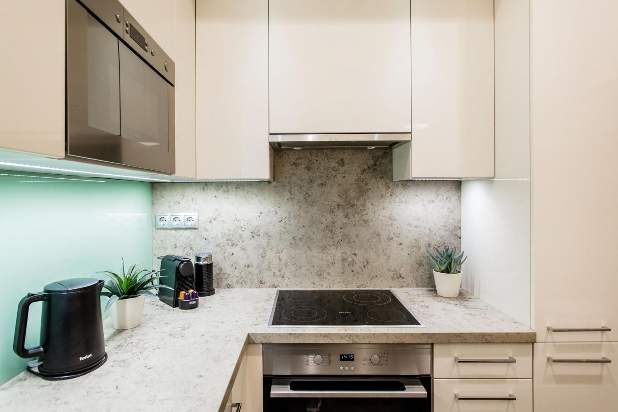 Luxurious Danubeside For 6 Appartement *